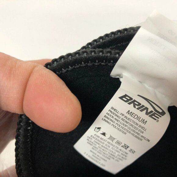 Soccer Shin Guards Kids Medium Brine DT-Pro Soccer for up to 5'3" Height New - Picture 8 of 10